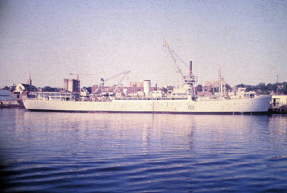 Royal Canadian Navy : HMCS Okanagan, Dependents' Day Cruise.