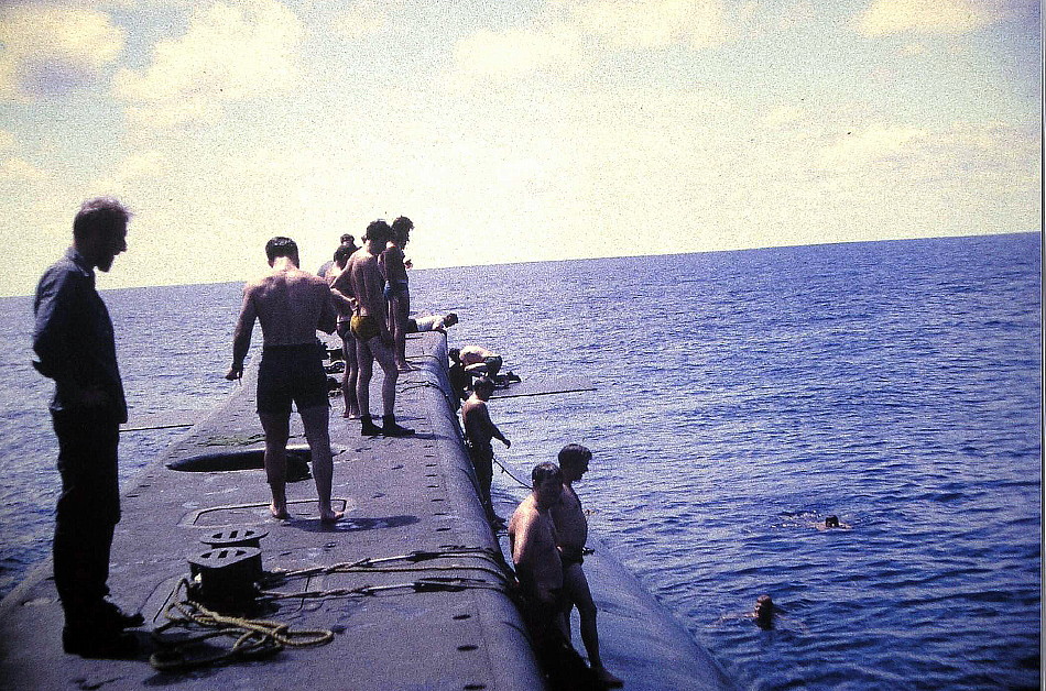 Royal Canadian Navy : HMCS Okanagan at sea.