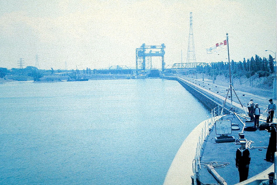 Royal Canadian Navy : HMCS Nipigon, Great Lakes Cruise, July 1975.