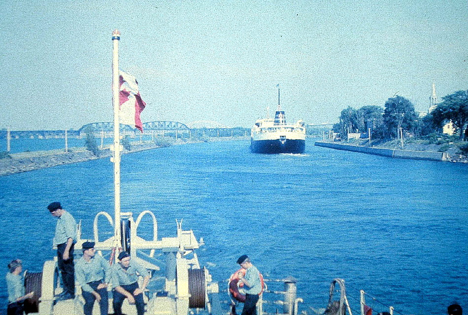 Royal Canadian Navy : HMCS Nipigon, Great Lakes Cruise, July 1975.