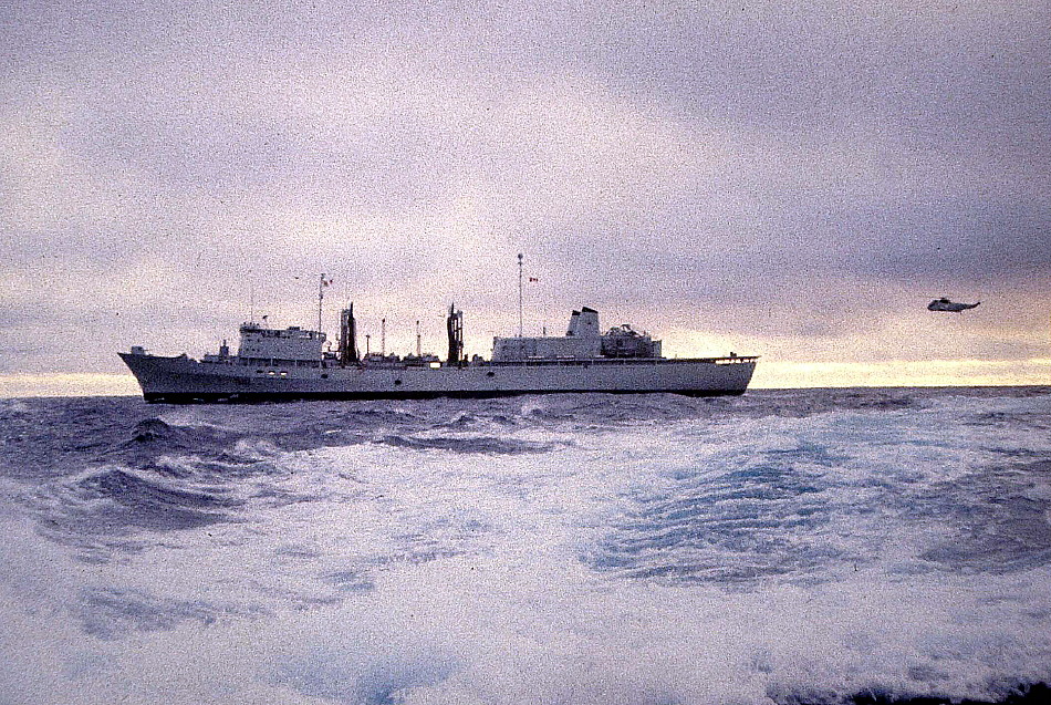 Royal Canadian Navy : HMCS Nipigon at sea, Sept. 1975.