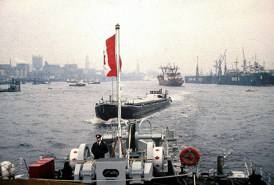 Royal Canadian Navy : HMCS Nipigon in Hamburg, Germany, October, 1975.