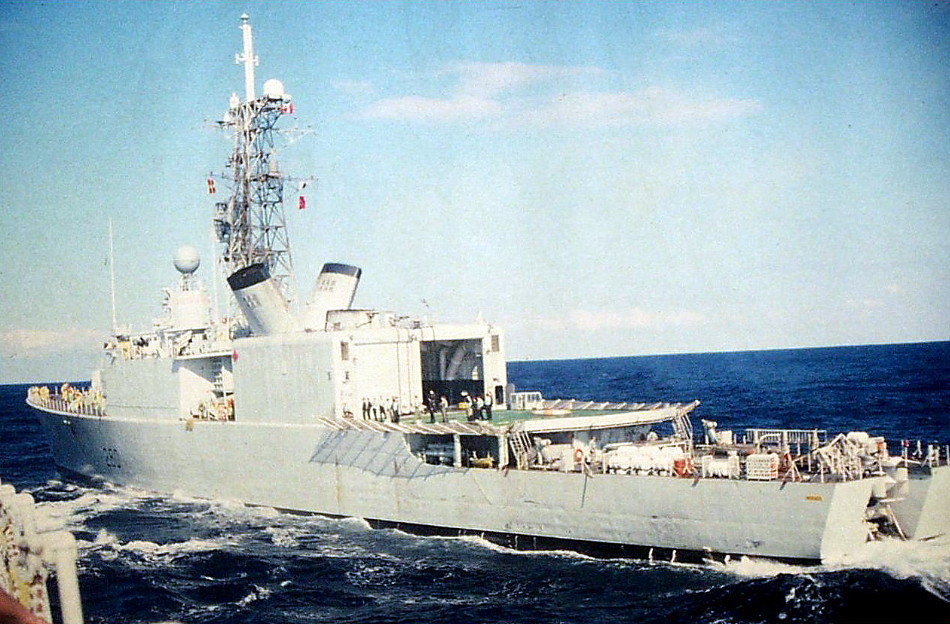 Royal Canadian Navy : HMCS Iroquois, at sea, 1978.