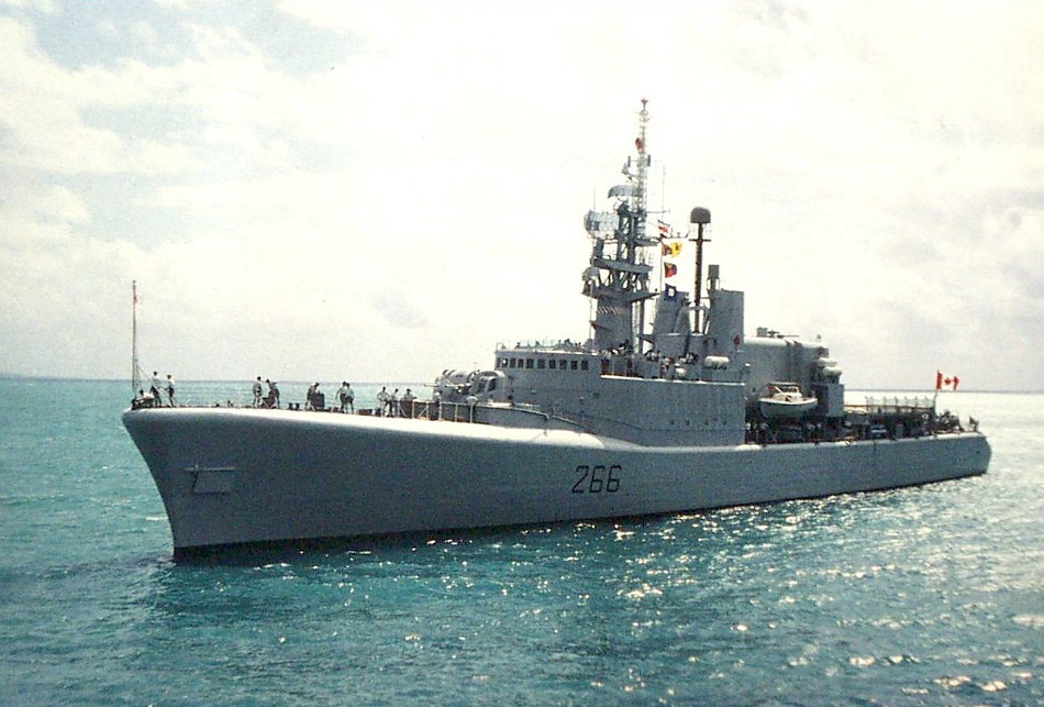 Royal Canadian Navy : HMCS Nipigon, in Roosevelt Roads, Puerto Rico, 1978.