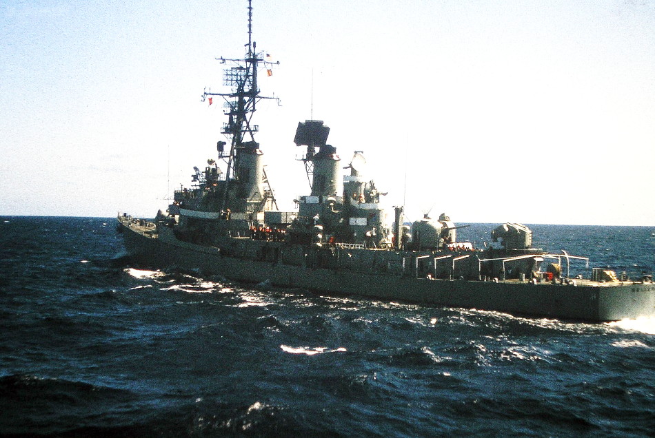 Royal Canadian Navy : HMCS Iroquois, USS Sellers, 1982.