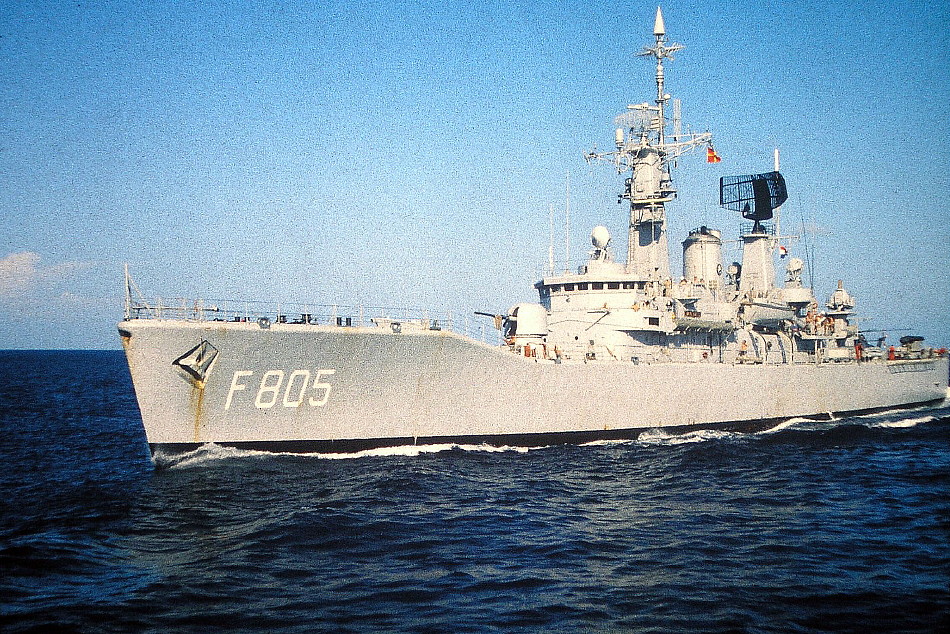 Royal Canadian Navy : HNLMS Van Nes, 1982.