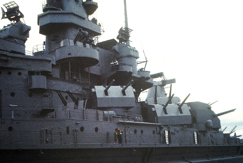 Royal Canadian Navy : USS Alabama in Mobile, Alabama, 1982.