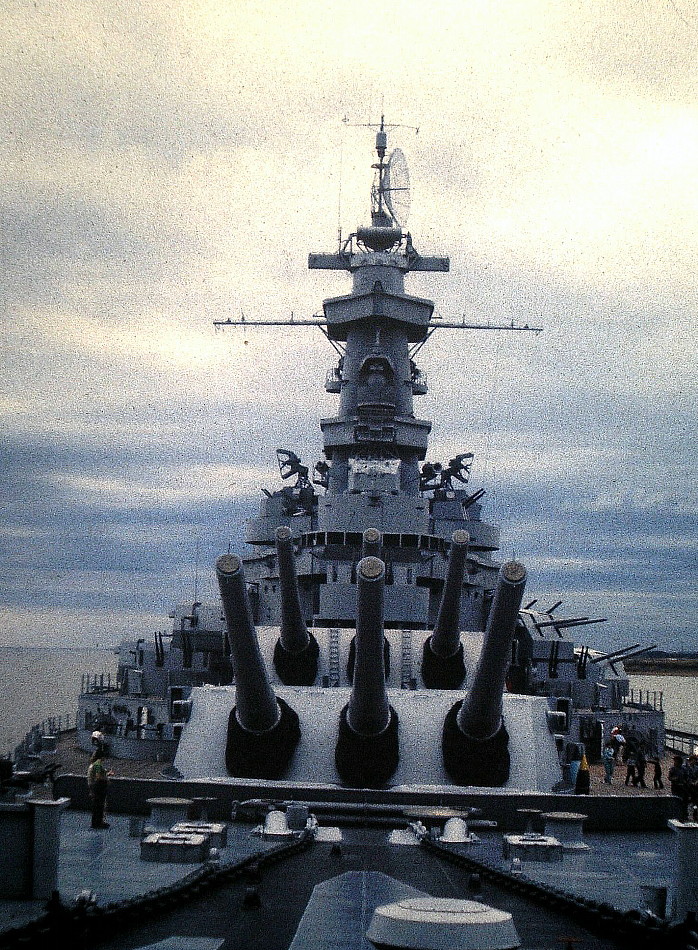 Royal Canadian Navy : USS Alabama in Mobile, Alabama, 1982.