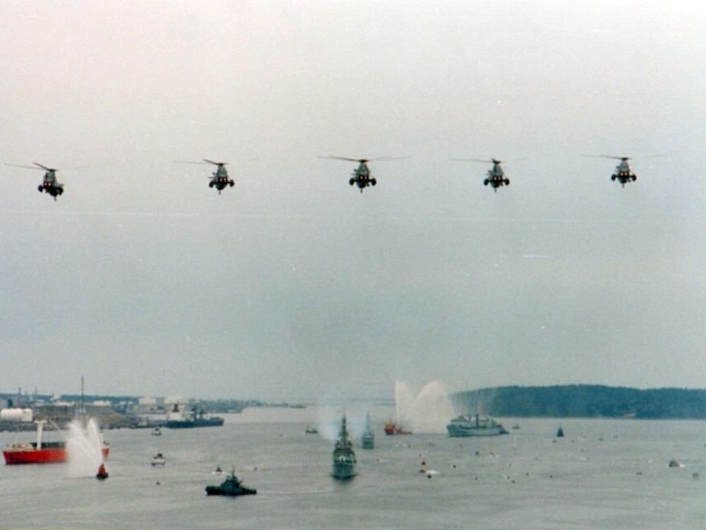 Royal Canadian Navy : Ships returning from Gulf War, 1991.