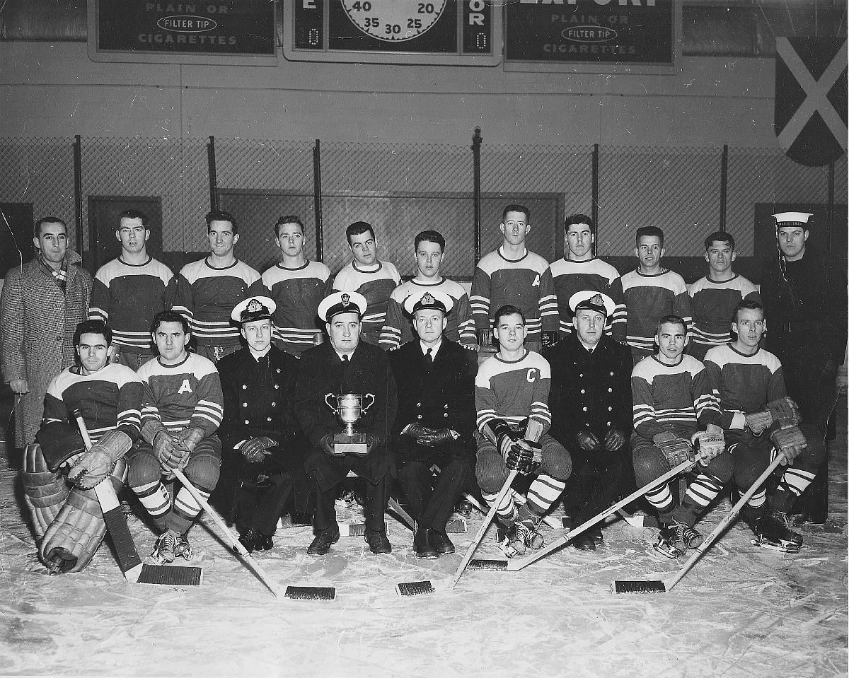 Royal Canadian Navy : hockey, Halifax
