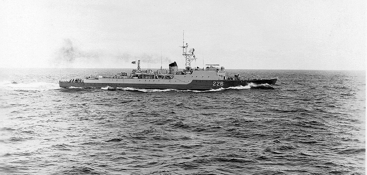 Royal Canadian Navy : HMCS Algonquin, 1956