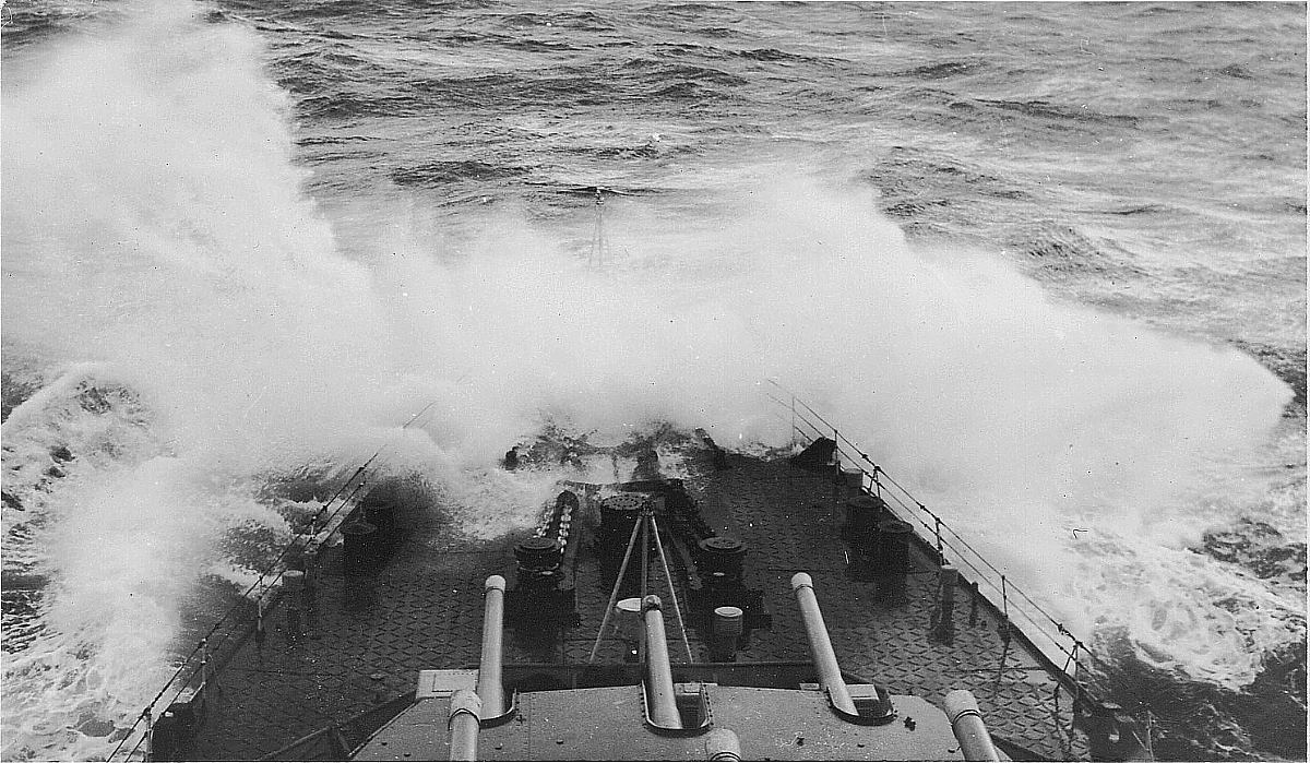 Royal Canadian Navy : HMCS Quebec, 1953