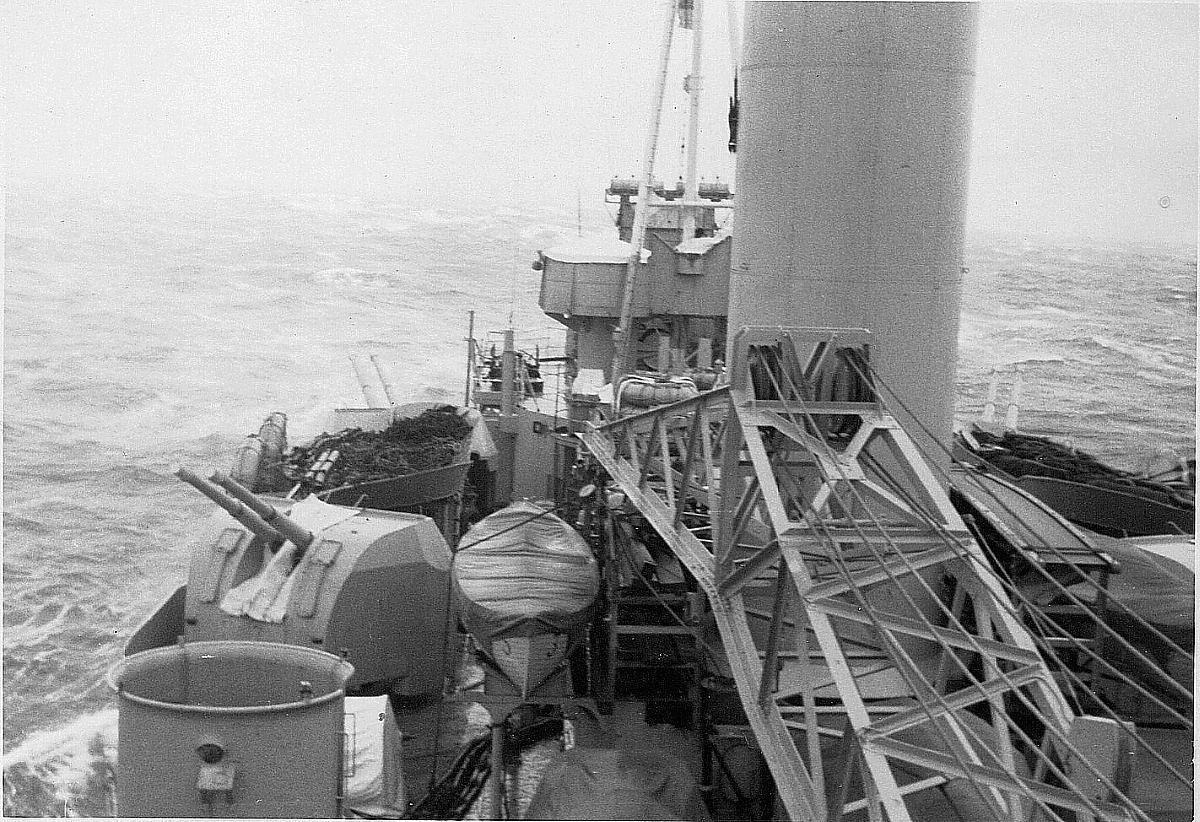 Royal Canadian Navy : HMCS Quebec, 1953