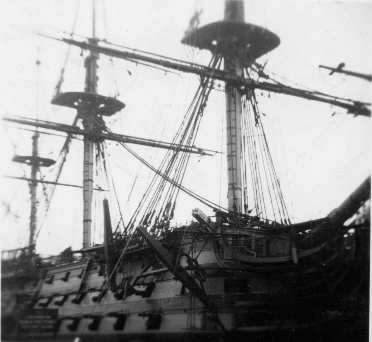 Royal Canadian Navy : HMS Victory, 1953