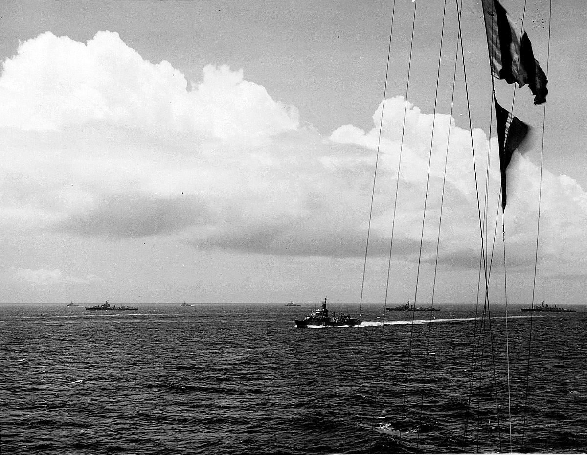 Royal Canadian Navy : HMCS Quebec, 1956