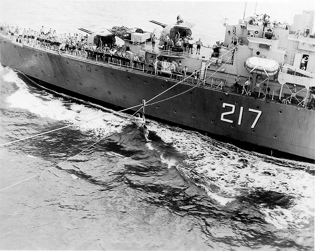 Royal Canadian Navy : HMCS Iroquois, 1956