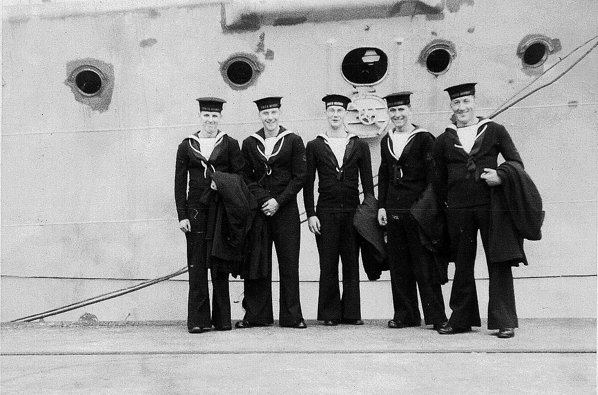 Royal Canadian Navy : HMCS Quebec, 1953