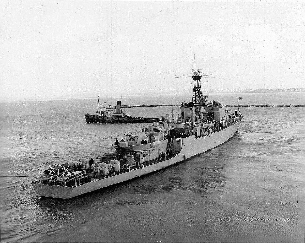 Royal Canadian Navy : HMCS Quebec, 1955