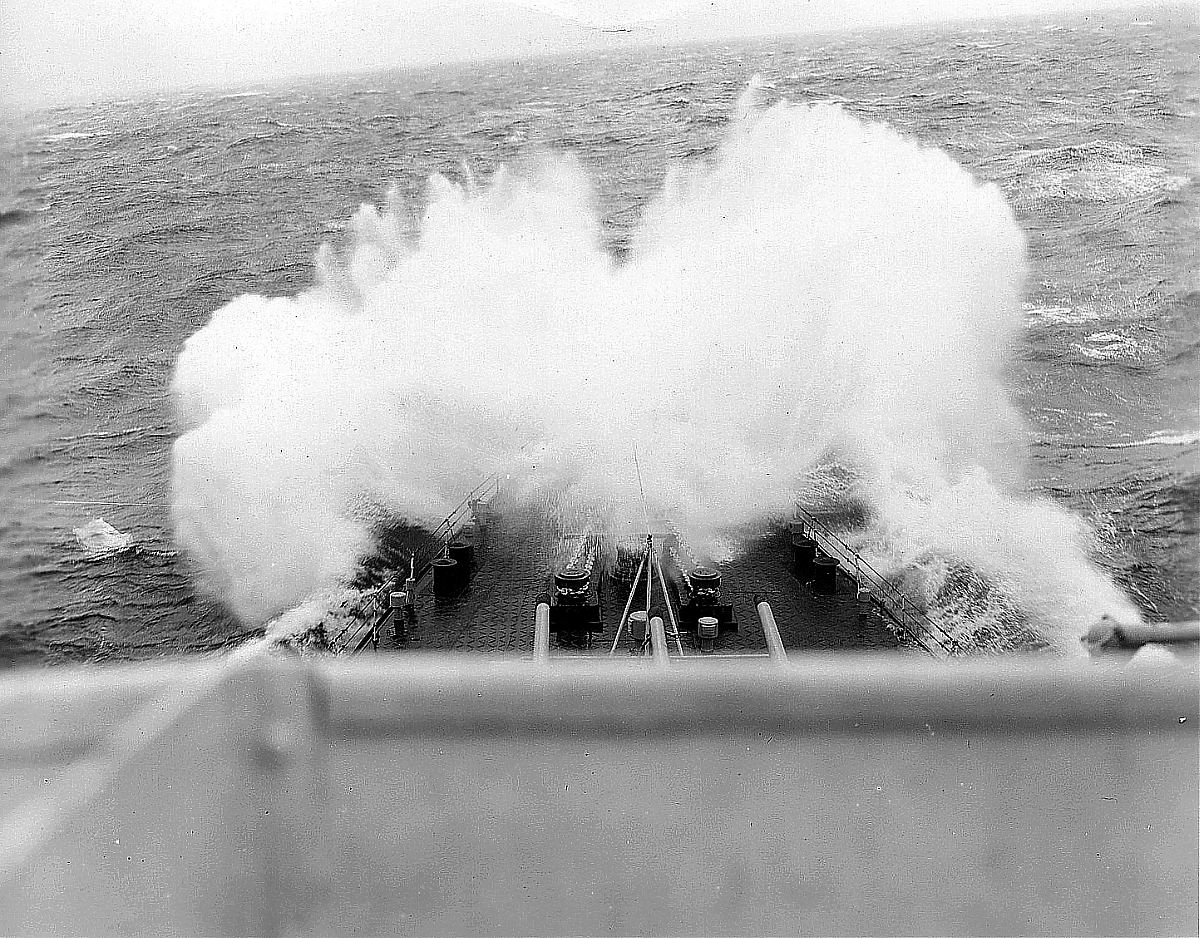 Royal Canadian Navy : HMCS Quebec, 1956