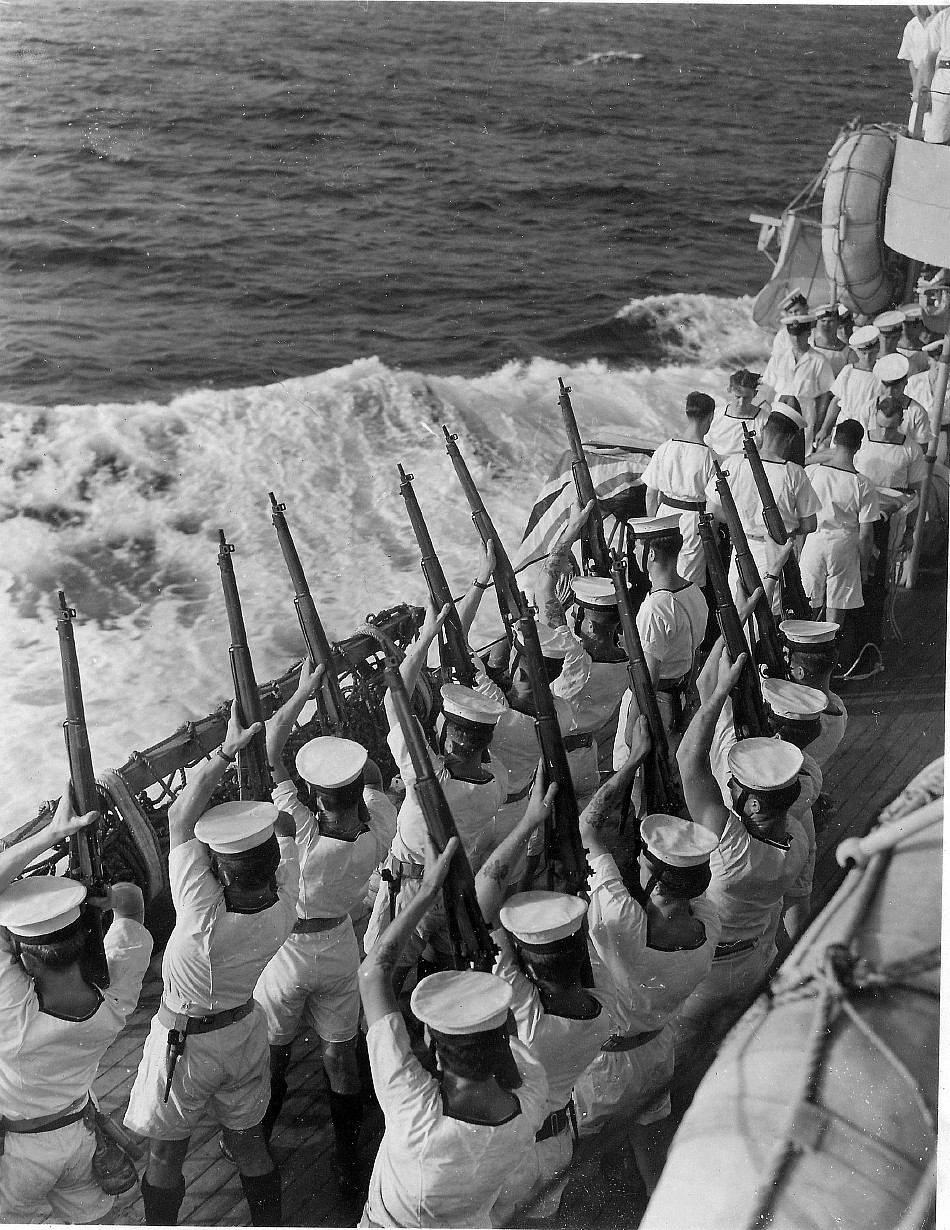 Royal Canadian Navy : Burial at sea on HMCS Prince Robert.