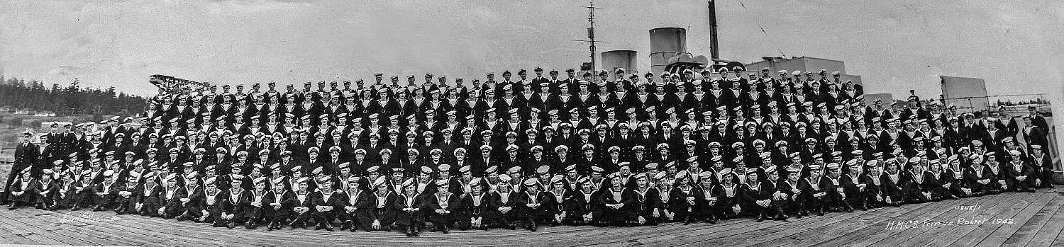 Royal Canadian Navy : HMCS Prince Robert, crew photo
