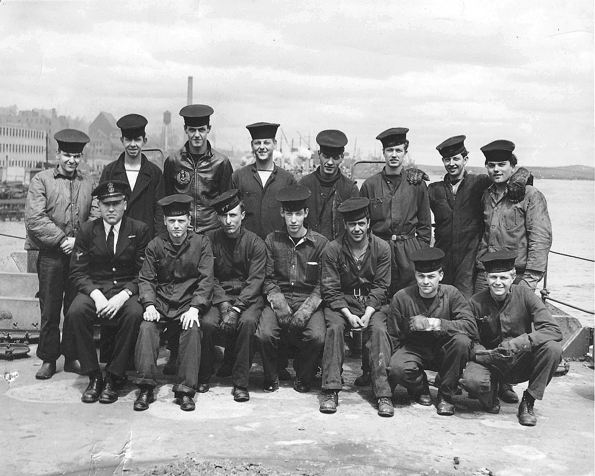 HMCS Sioux, torpedo crew.