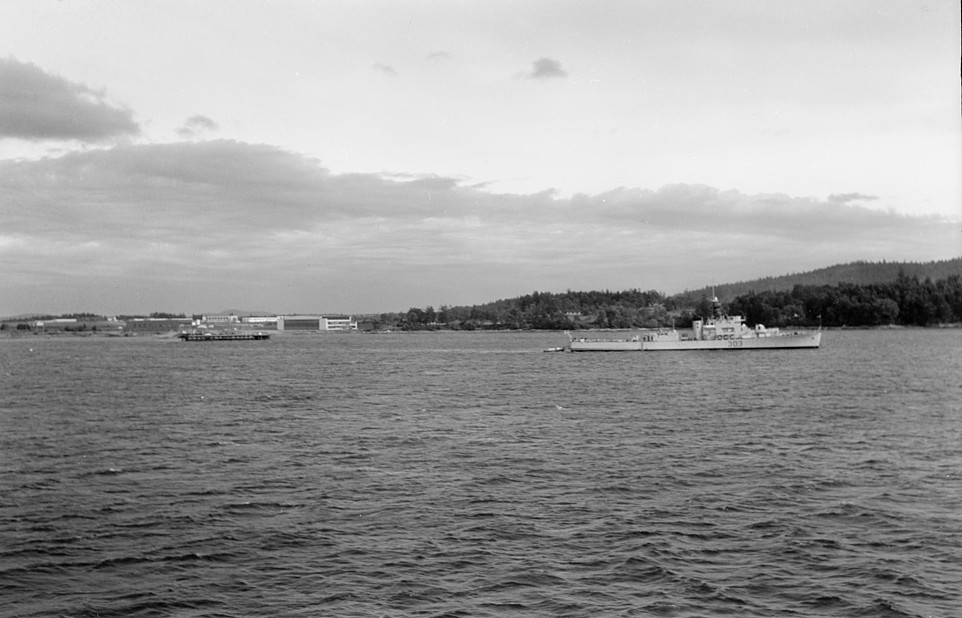 Royal Canadian Navy : HMCS Beacon Hill at anchorage.