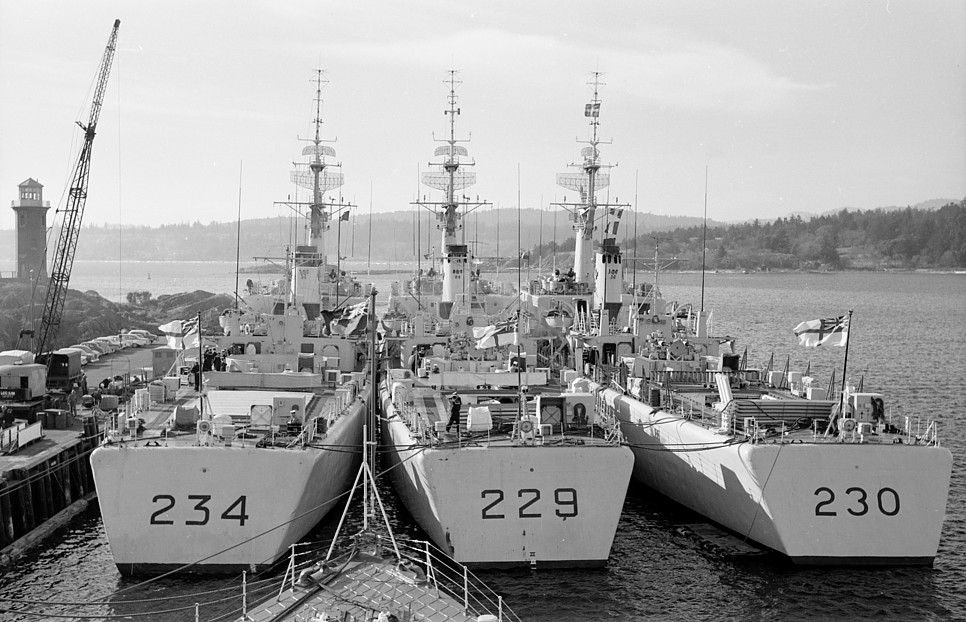 Royal Canadian Navy : HMCS Assiniboine, HMCS Ottawa & HMCS Margaree.